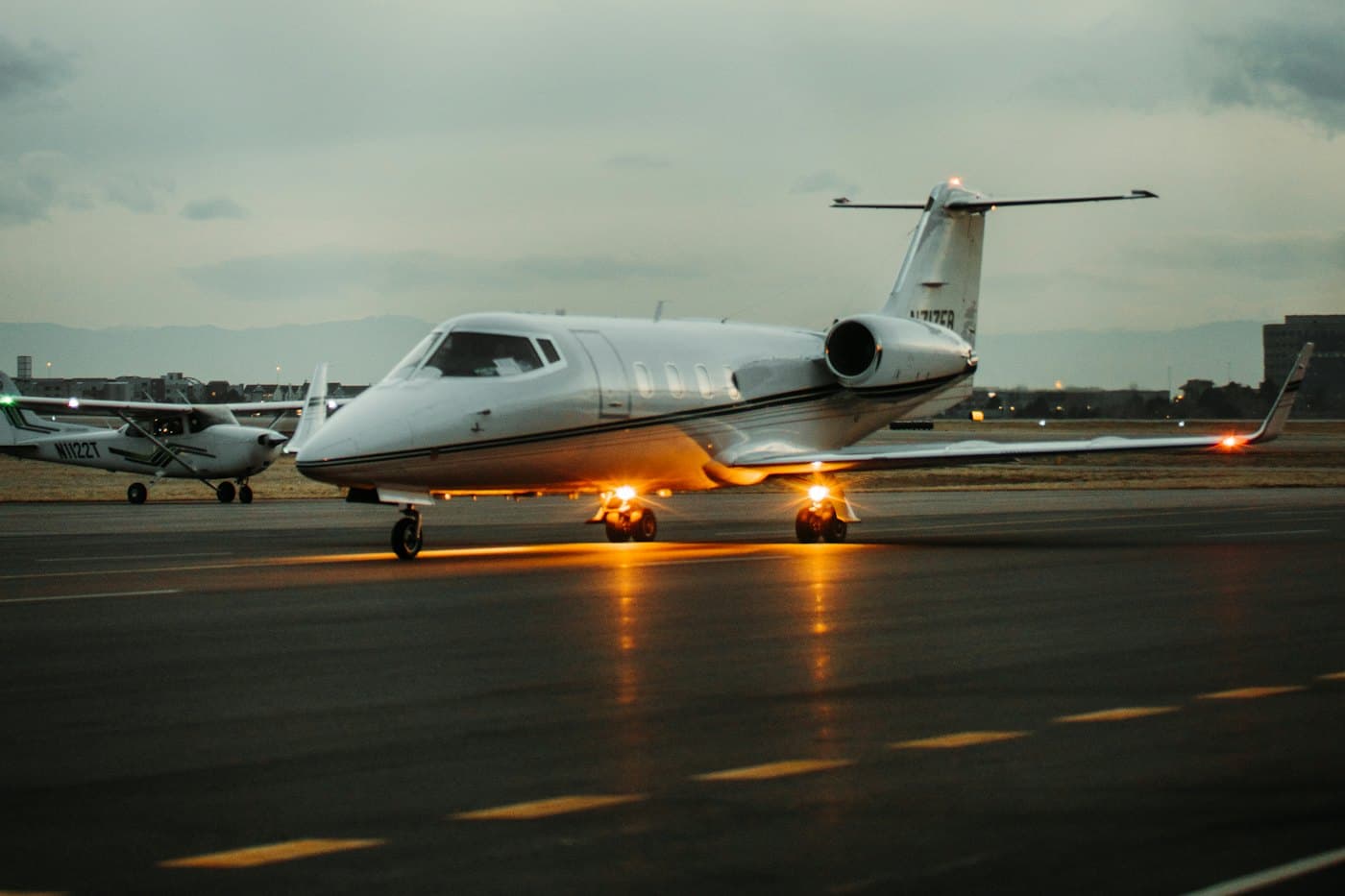 Embraer Phenom 300E aircraft, photo 3