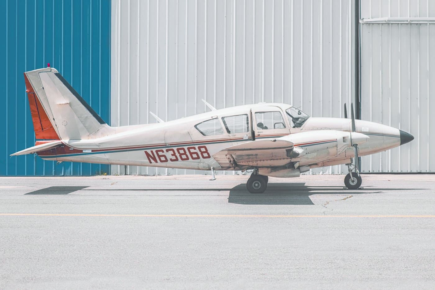 Piper PA-23-250 Aztec F aircraft