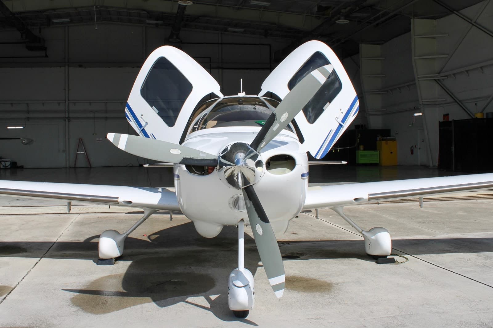 Cirrus SR22 G6 aircraft, photo 2